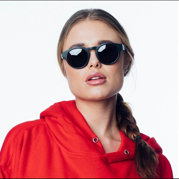 Sunglasses Unisex Matte Black - Picture 8 of 8